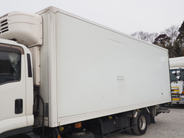 いすゞ フォワード 冷凍バン 中型 TKG-FRR90T2 年式 H26 [写真13]