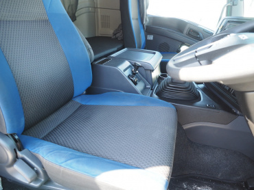 いすゞ ギガ ウイング車 大型 QKG-CYJ77B 年式 H28 [写真16]