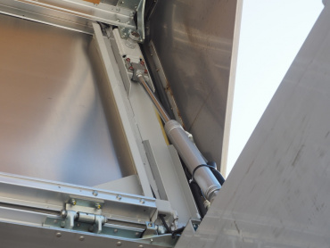 いすゞ ギガ ウイング車 大型 QKG-CYJ77A 年式 H26 [写真17]