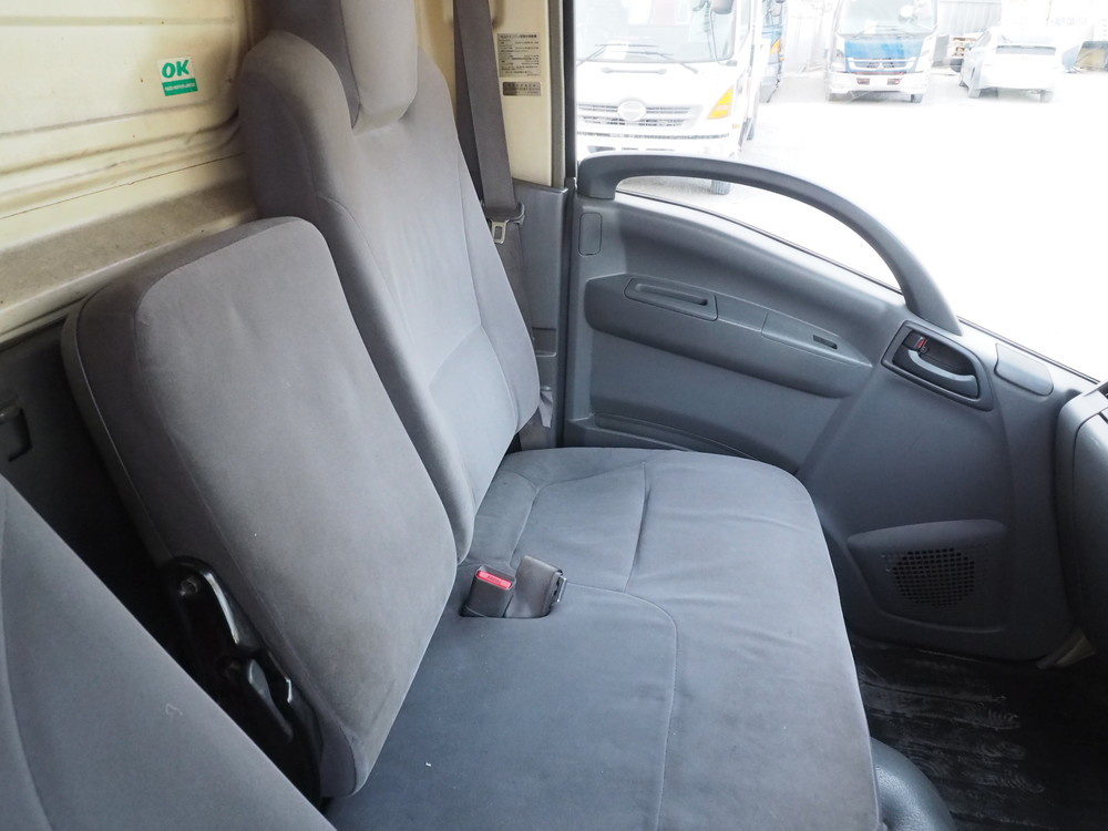 いすゞ エルフ バン車 小型 BKG-NMR85AN 年式 H21[写真37]