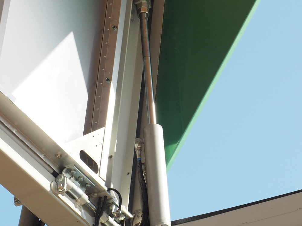 いすゞ ギガ ウイング車 大型 QKG-CYJ77A 年式 H27[写真11]