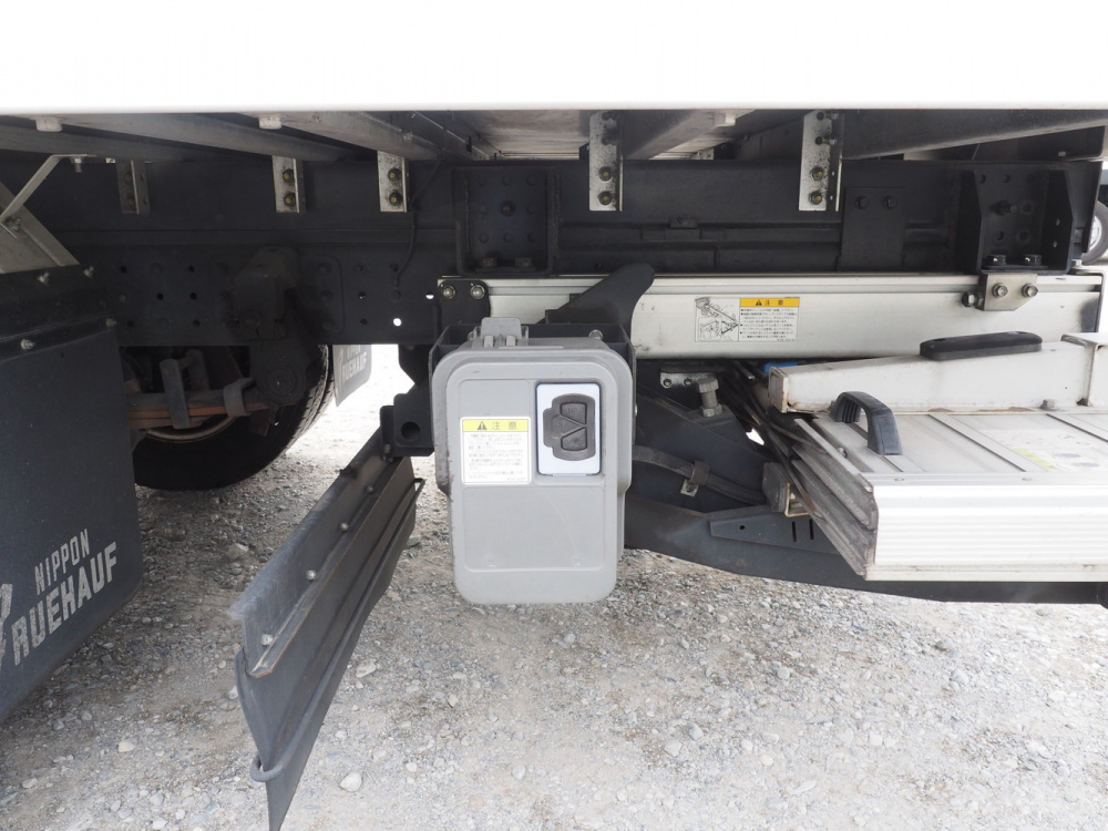 三菱ふそう キャンター 冷凍バン 小型 TKG-FEB50 年式 H26[写真44]