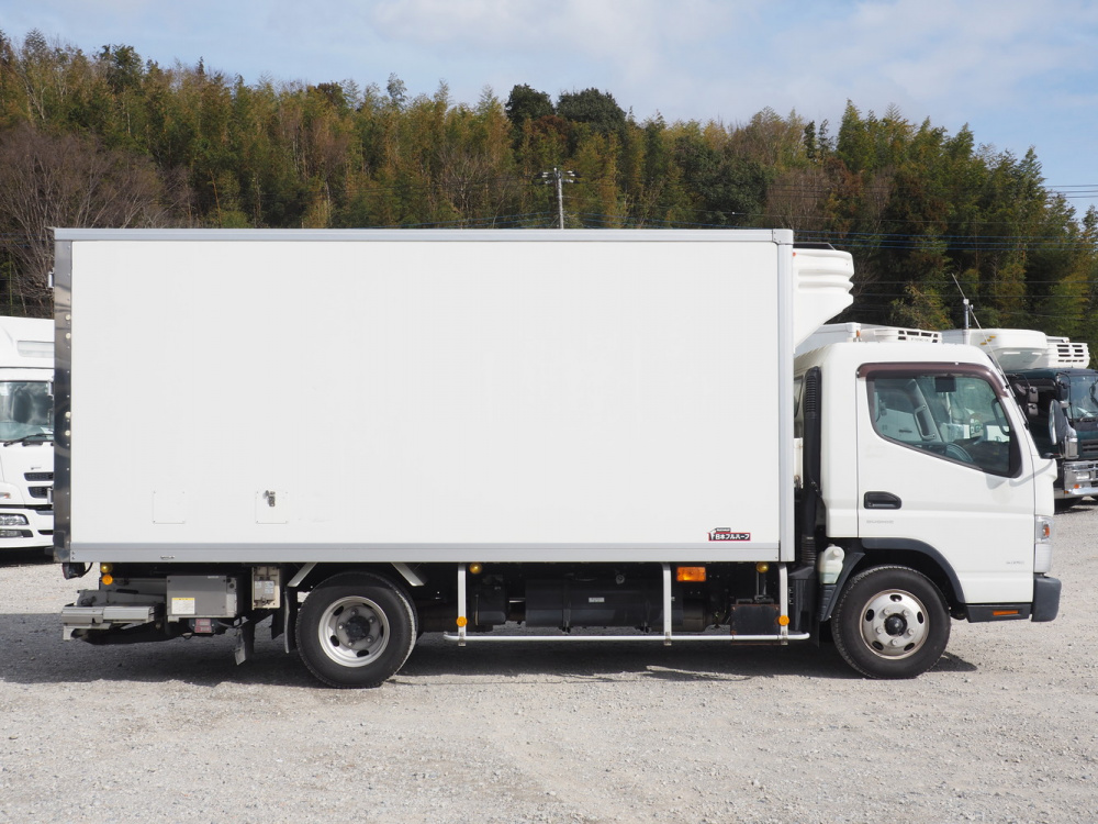 三菱ふそう キャンター 冷凍バン 小型 TKG-FEB50 年式 H26[写真09]