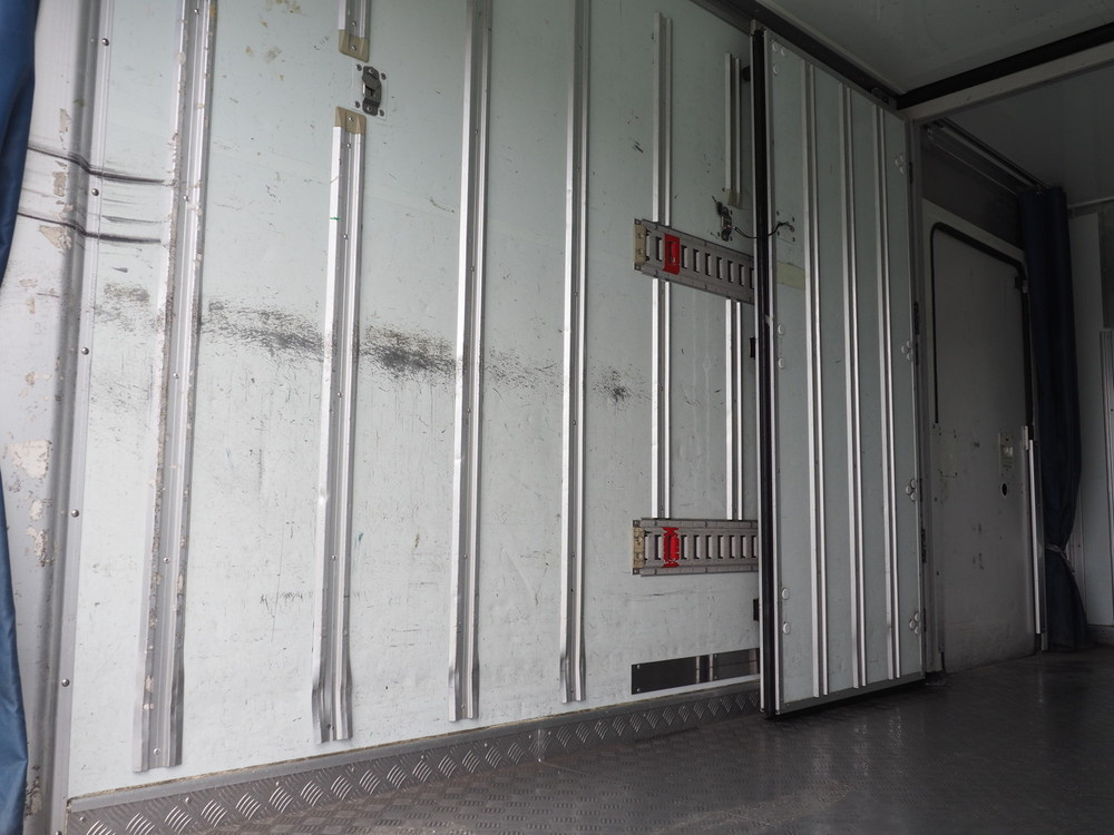 いすゞ エルフ 冷凍バン 小型 TKG-NPR85AN 年式 H25[写真23]