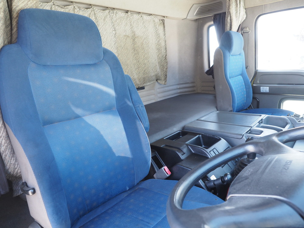 いすゞ ギガ ウイング車 大型 QKG-CYJ77A 年式 H27[写真32]