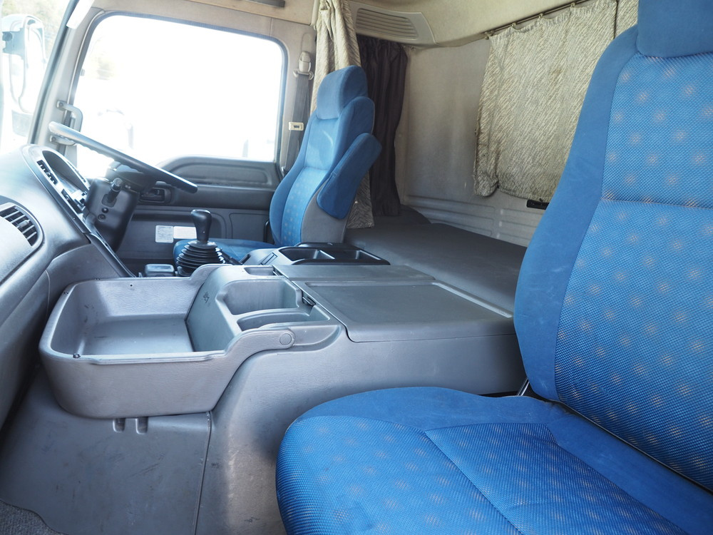 いすゞ ギガ ウイング車 大型 QKG-CYJ77A 年式 H27[写真44]