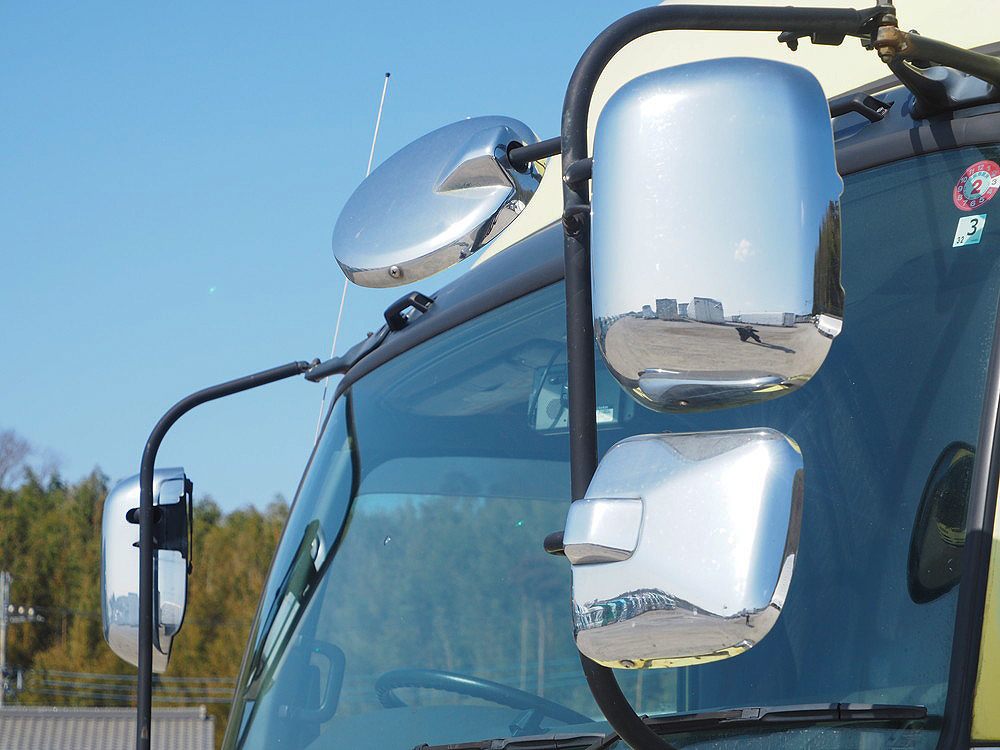 いすゞ ギガ ウイング車 大型 QKG-CYJ77A 年式 H27[写真10]