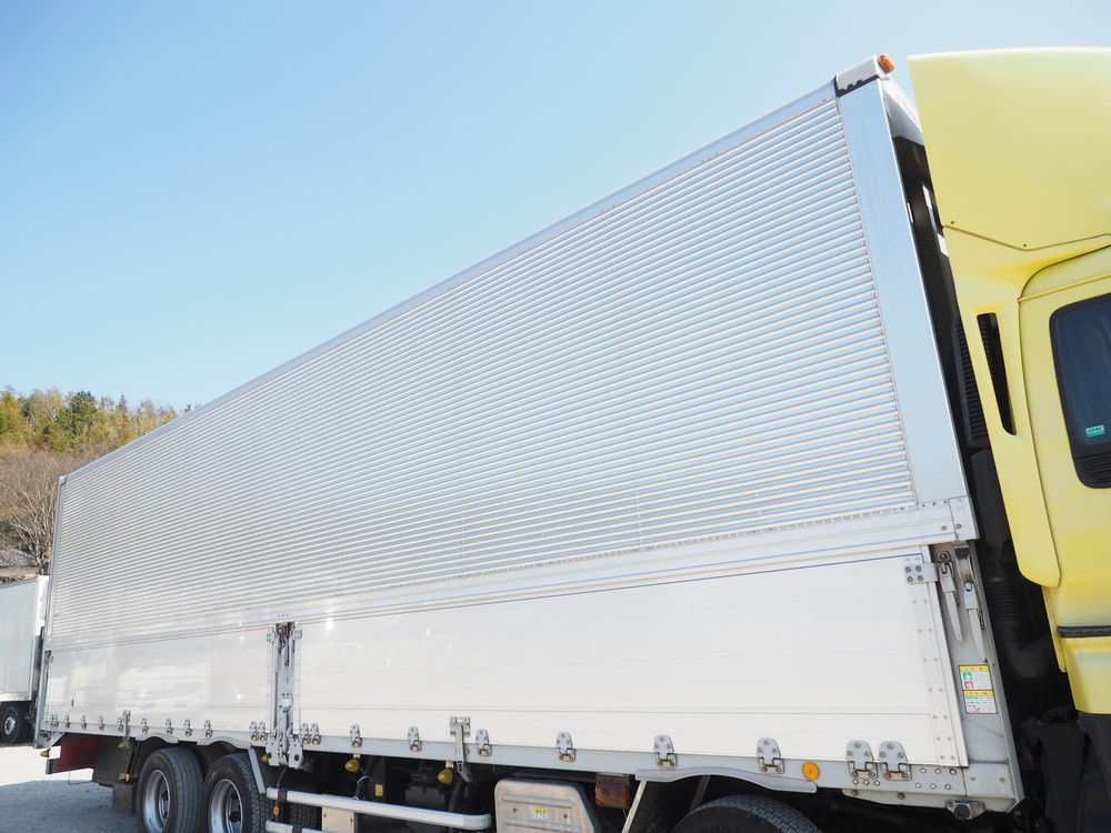 いすゞ ギガ ウイング車 大型 QKG-CYJ77A 年式 H27[写真12]