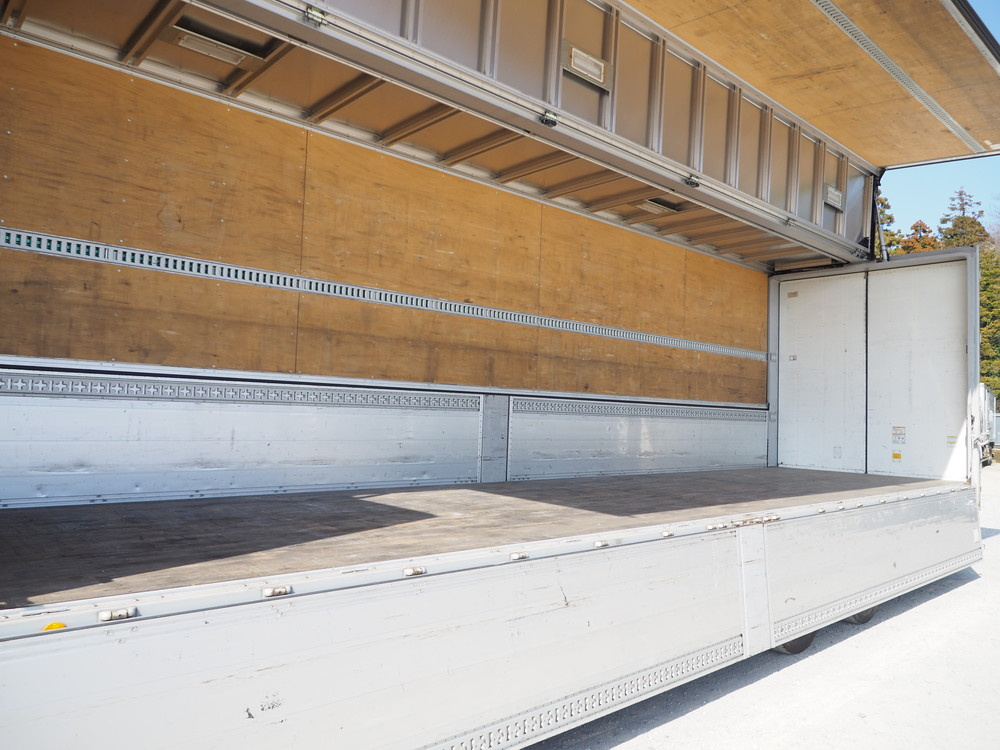 いすゞ ギガ ウイング車 大型 QKG-CYJ77A 年式 H27[写真23]