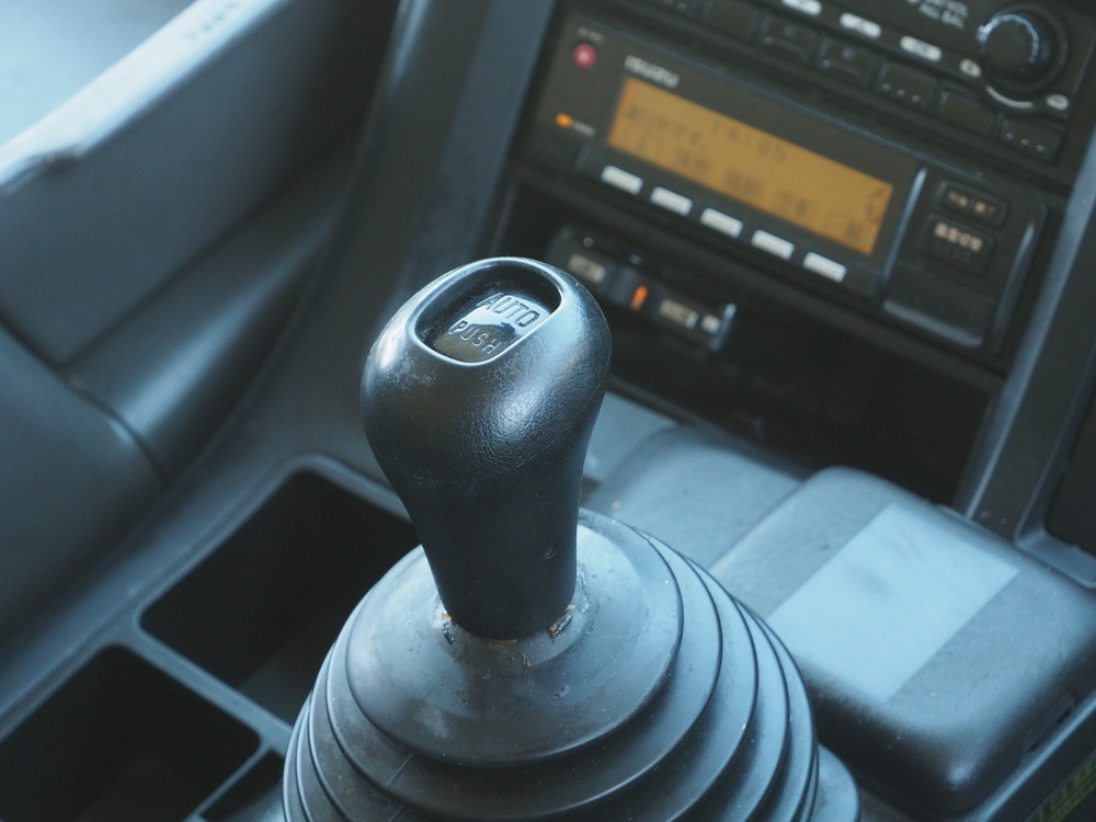 いすゞ ギガ ウイング車 大型 QKG-CYJ77A 年式 H27[写真34]