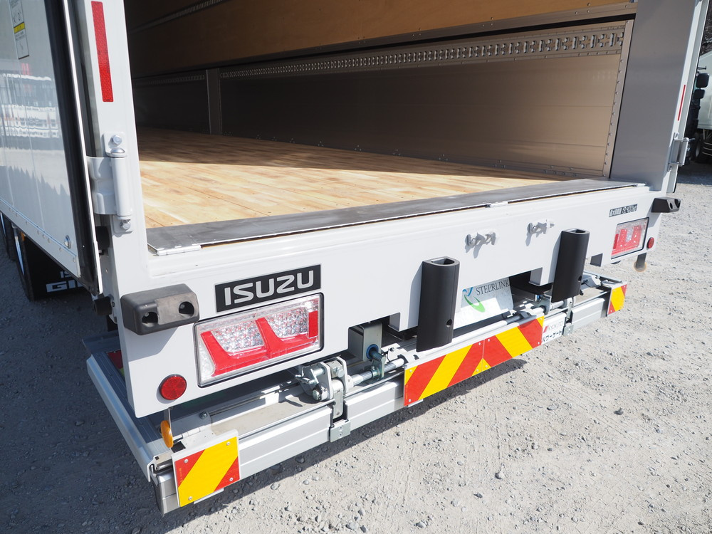 いすゞ ギガ ウイング車 大型 2PG-CYJ77C 年式 R2[写真30]