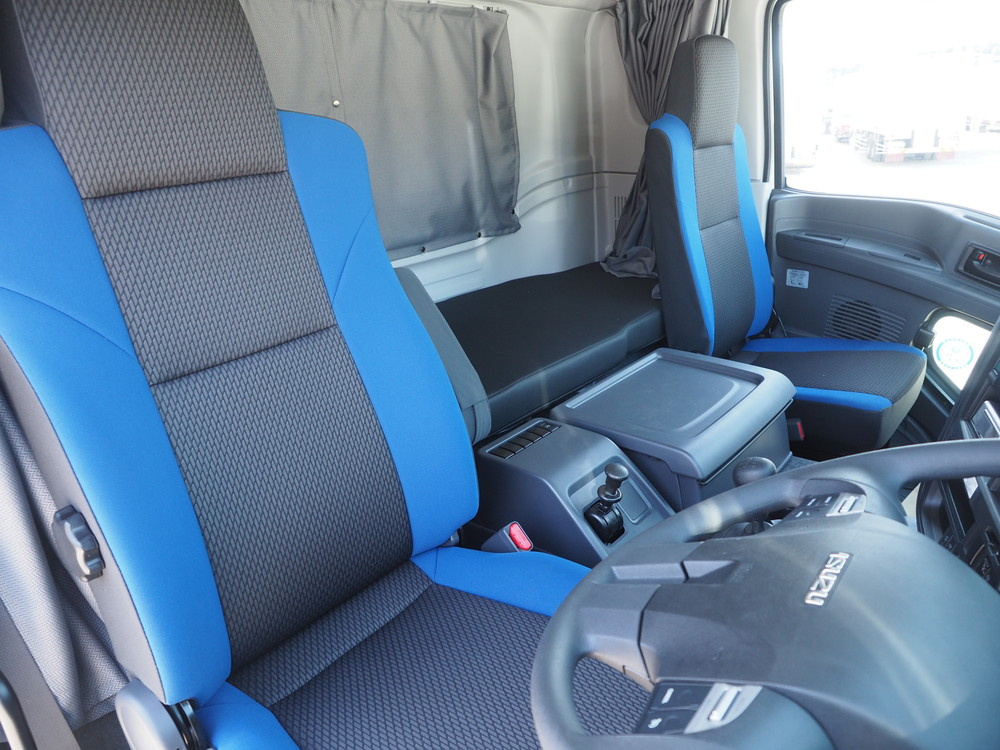 いすゞ ギガ ウイング車 大型 2PG-CYJ77C 年式 R2[写真38]