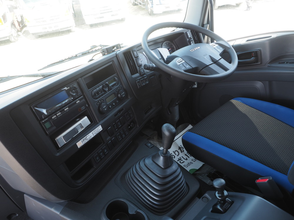 いすゞ ギガ ウイング車 大型 2PG-CYJ77C 年式 R2[写真40]