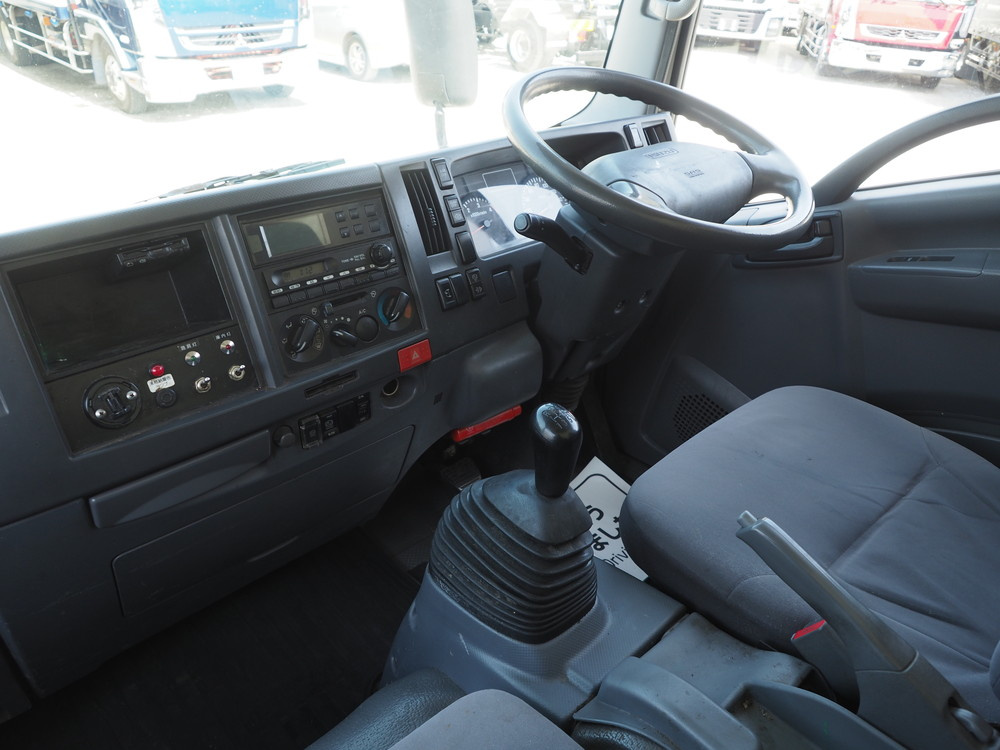 いすゞ エルフ 冷凍バン 小型 SKG-NPR85AN 年式 H23[写真28]