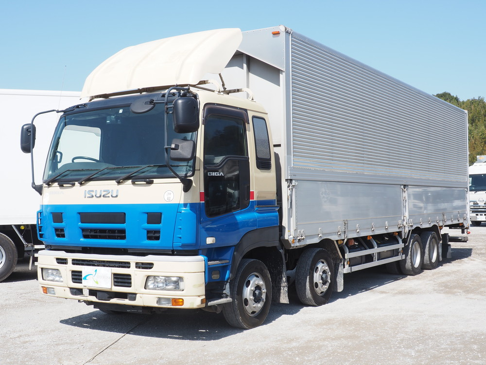 いすゞ ギガ ウイング車 大型 PDG-CYJ77W8A 年式 H21[写真01]