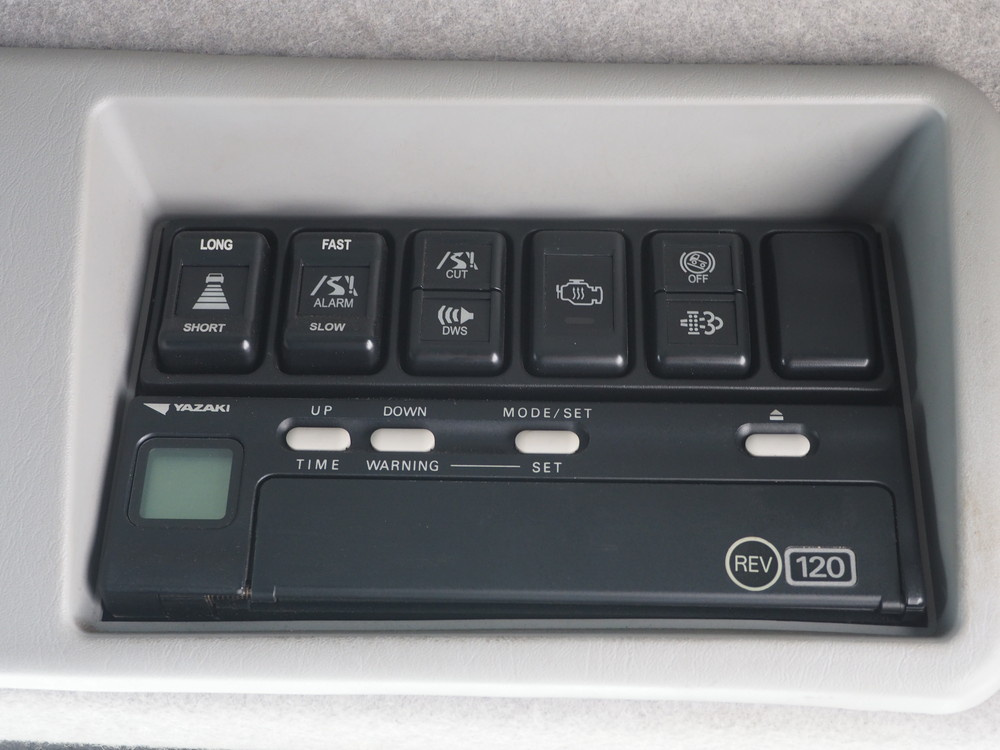 いすゞ ギガ ウイング車 大型 QKG-CYJ77A 年式 H27[写真36]