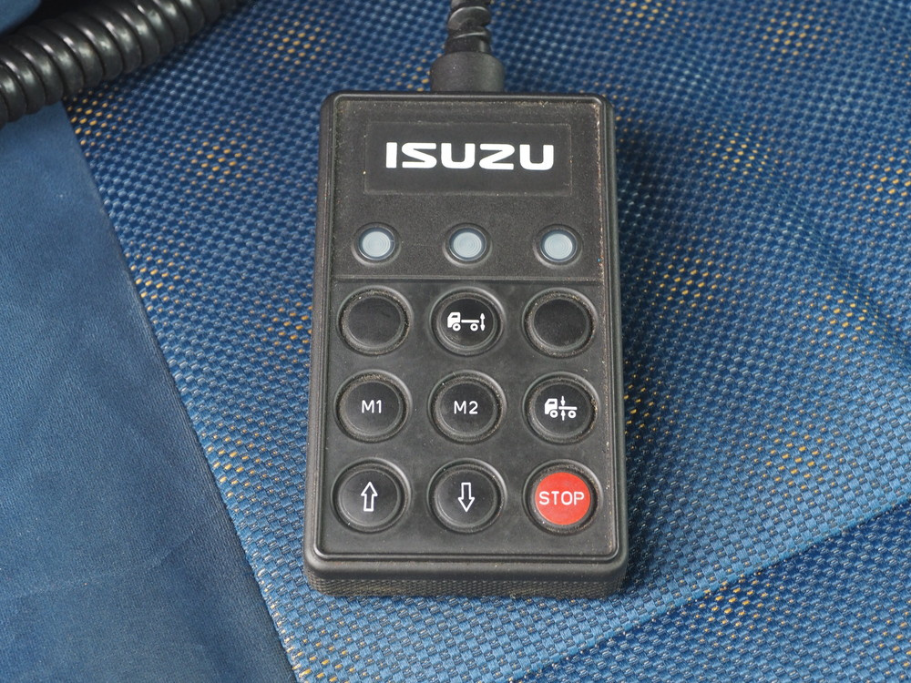 いすゞ ギガ ウイング車 大型 QKG-CYJ77A 年式 H27[写真38]