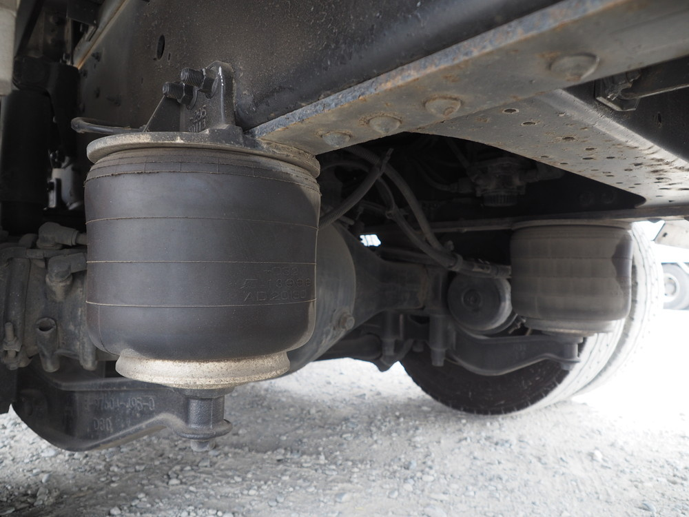 いすゞ ギガ ウイング車 大型 QKG-CYJ77A 年式 H27[写真43]