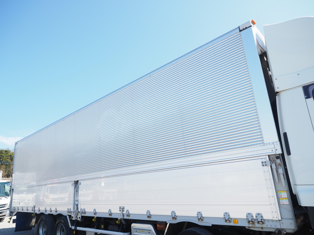 いすゞ ギガ ウイング車 大型 QKG-CYJ77A 年式 H27[写真12]