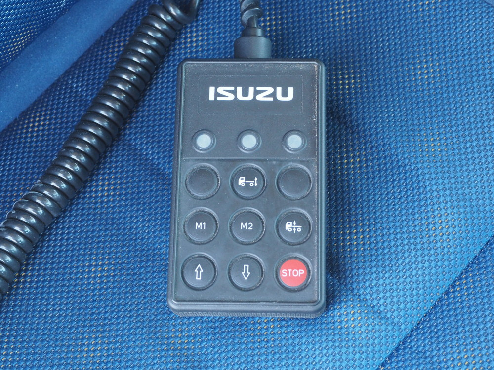 いすゞ ギガ ウイング車 大型 QKG-CYJ77A 年式 H27[写真40]