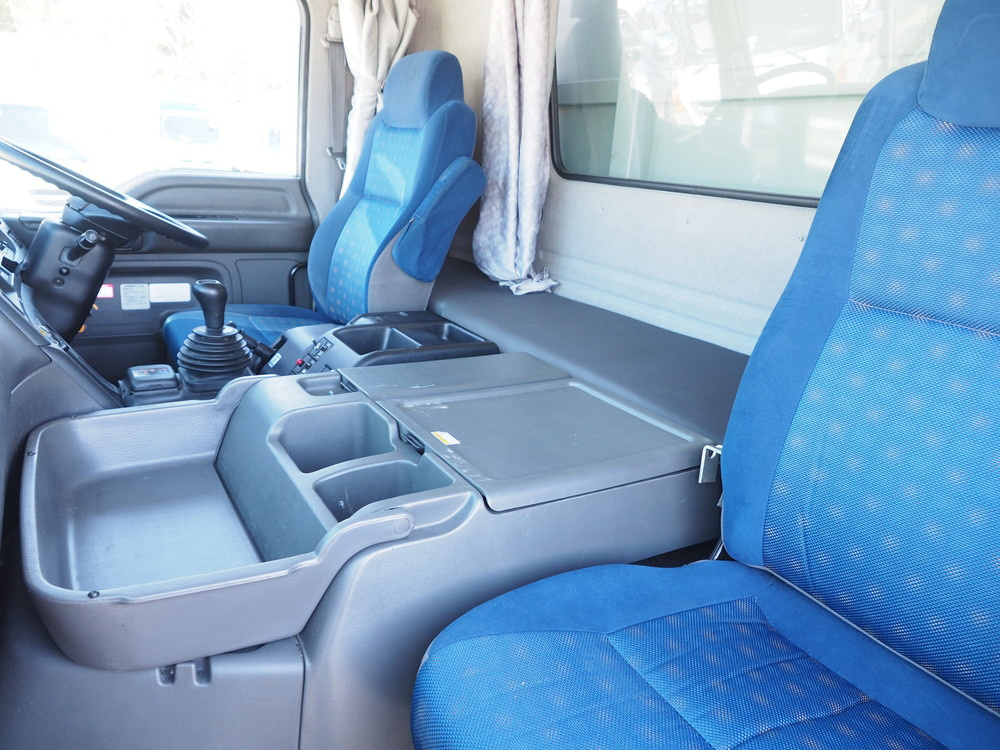 いすゞ ギガ ウイング車 大型 QKG-CYJ77A 年式 H27[写真49]