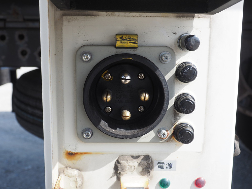 いすゞ エルフ 冷凍バン 小型 TKG-NMR85AN 年式 H26[写真33]