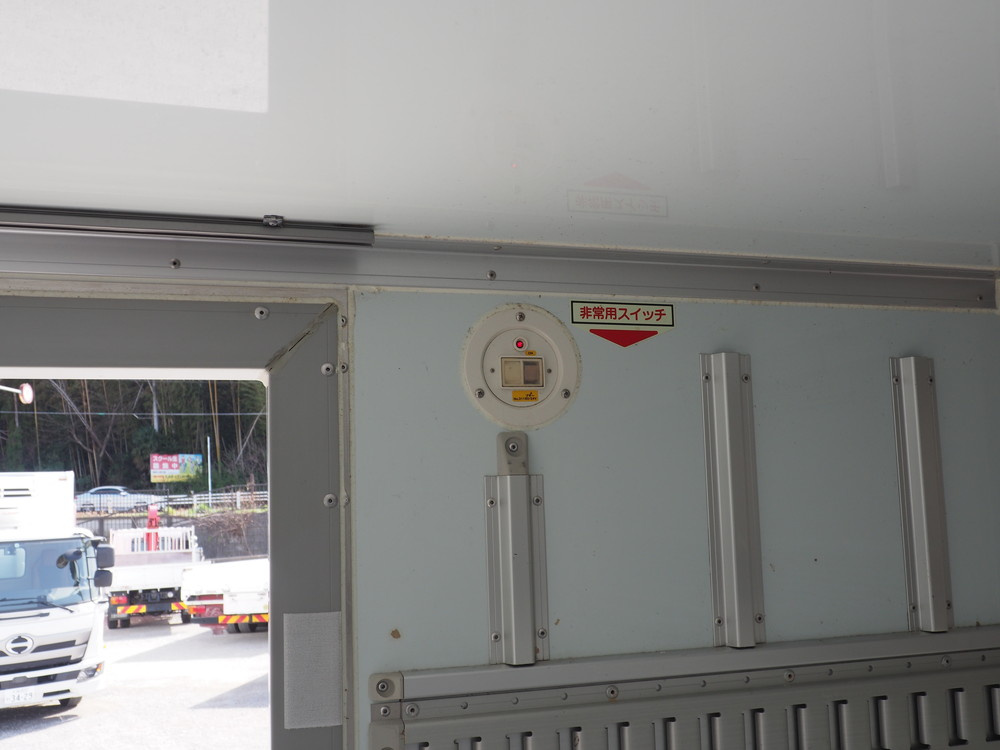 いすゞ エルフ 冷凍バン 小型 TKG-NMR85AN 年式 H26[写真19]