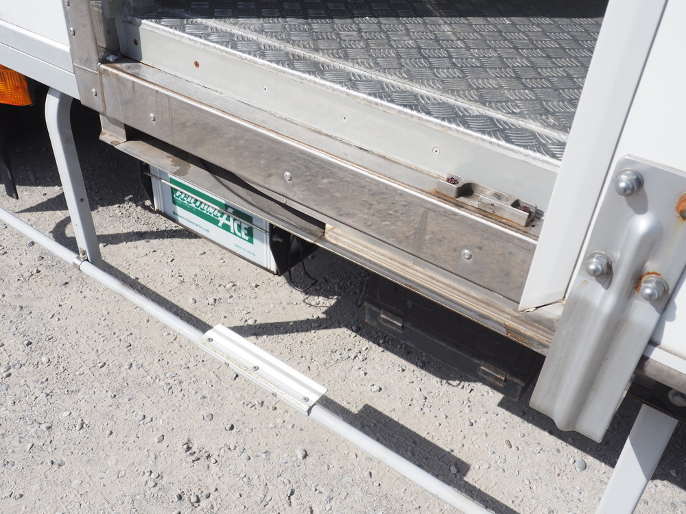 いすゞ エルフ 冷凍バン 小型 TKG-NMR85AN 年式 H26[写真21]