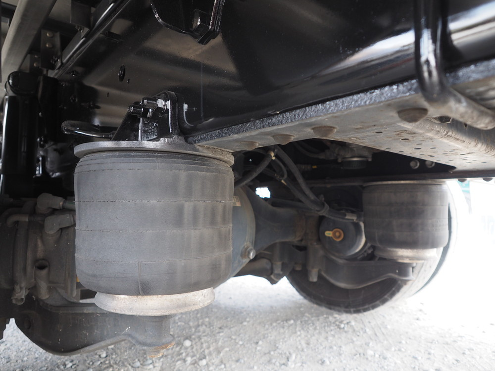 いすゞ ギガ ウイング車 大型 QKG-CYJ77A 年式 H27[写真43]