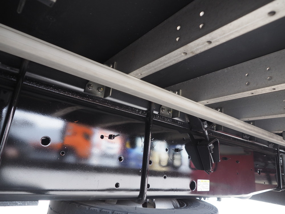 いすゞ ギガ ウイング車 大型 QKG-CYJ77A 年式 H27[写真47]