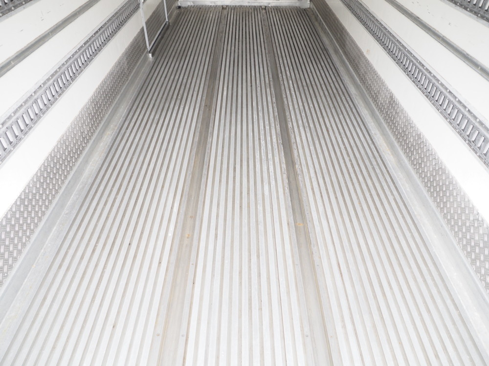 いすゞ フォワード 冷凍バン 中型 TKG-FRR90T2 年式 H25[写真30]