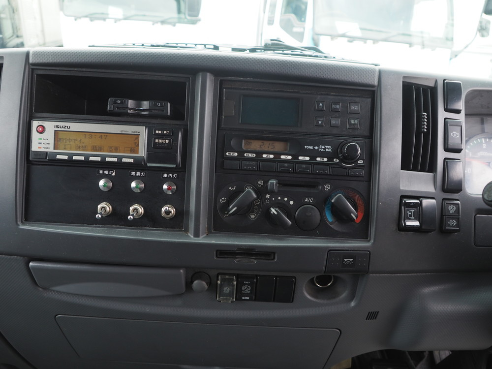 いすゞ フォワード 冷凍バン 中型 TKG-FRR90T2 年式 H25[写真38]