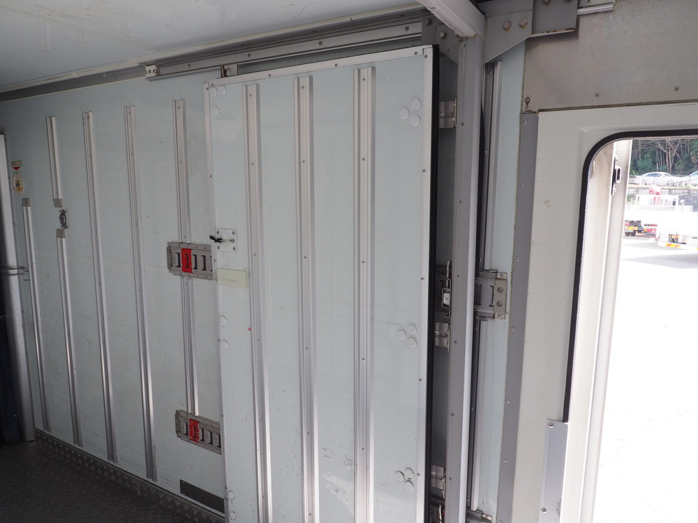 いすゞ エルフ 冷凍バン 小型 TKG-NPR85AN 年式 H25[写真24]