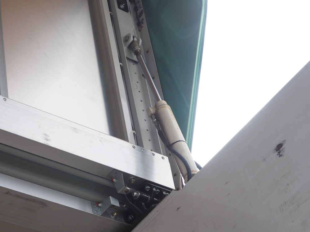 日野 グランドプロフィア ウイング車 大型 QPG-FW1EXEG 年式 H27[写真14]