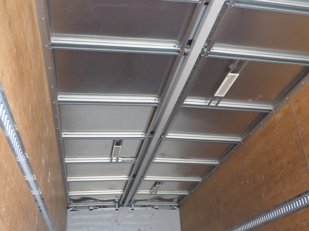 いすゞ フォワード ウイング車 中型 TKG-FRR90T2 年式 H27[写真32]