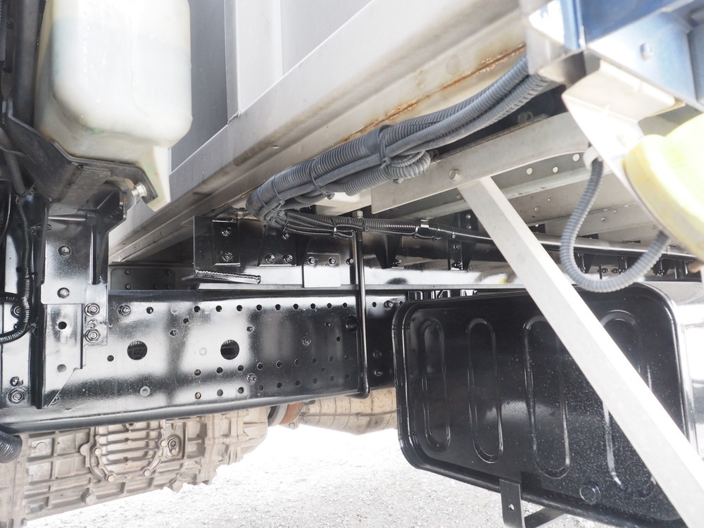 いすゞ フォワード ウイング車 中型 TKG-FRR90T2 年式 H27[写真57]