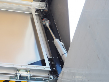 いすゞ ギガ ウイング車 大型 QKG-CYJ77A 年式 H27 [写真15]