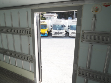 いすゞ エルフ 冷凍バン 小型 TKG-NMR85AN 年式 H26 [写真20]