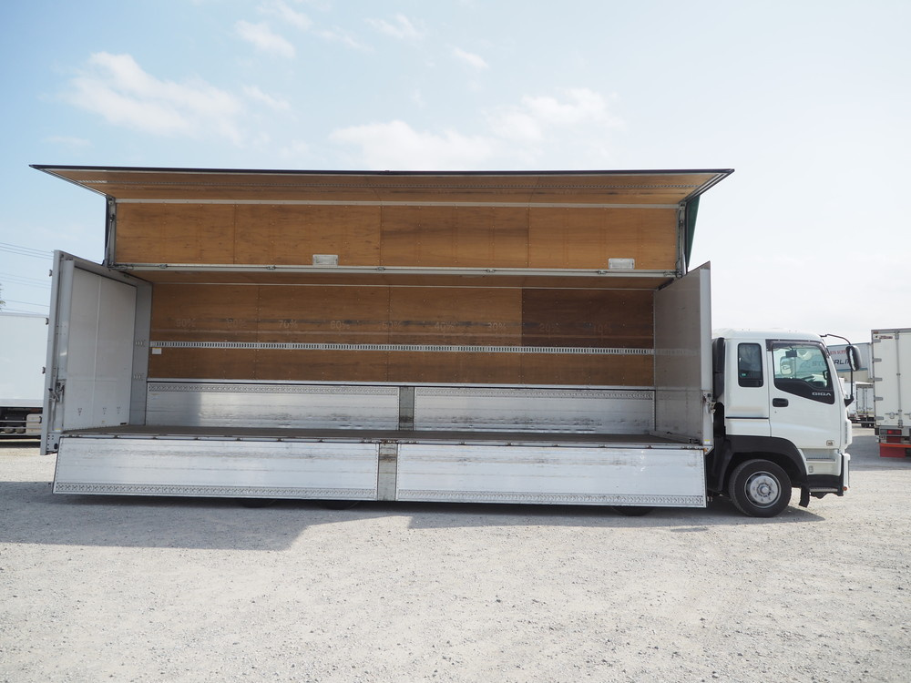 いすゞ ギガ ウイング車 大型 QKG-CYJ77A 年式 H27[写真11]