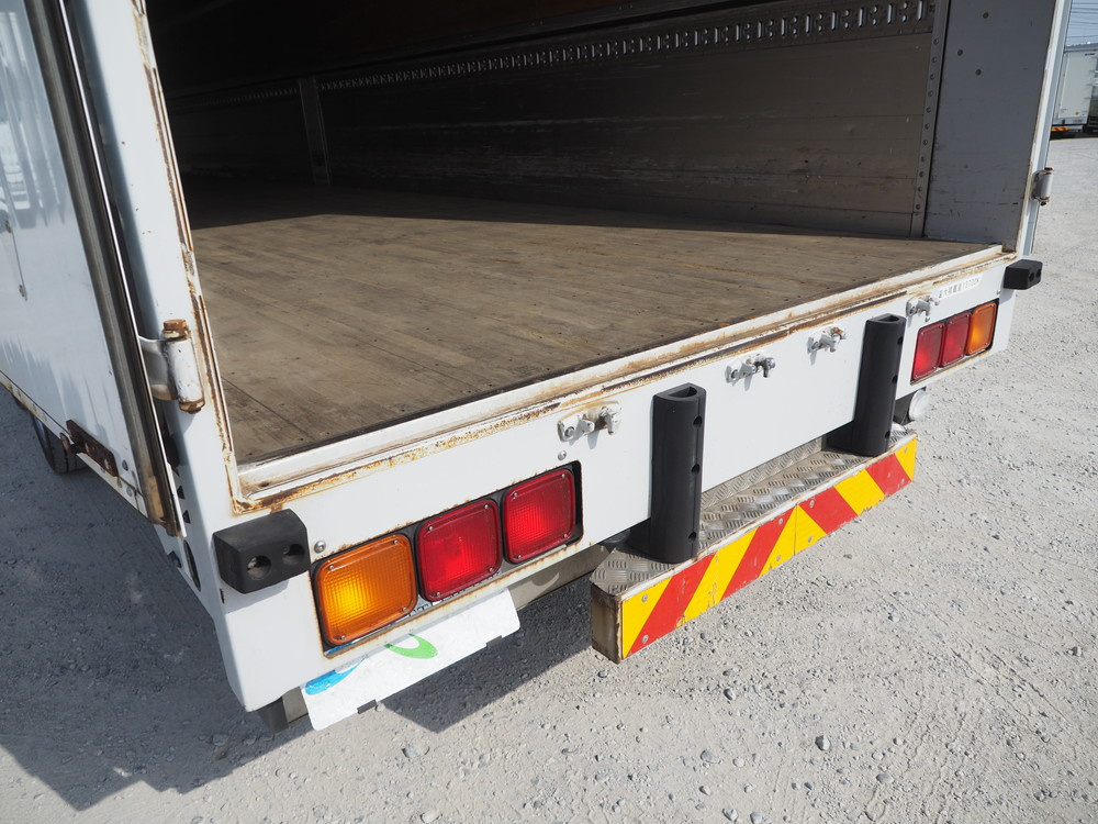 いすゞ ギガ ウイング車 大型 QKG-CYJ77A 年式 H27[写真28]