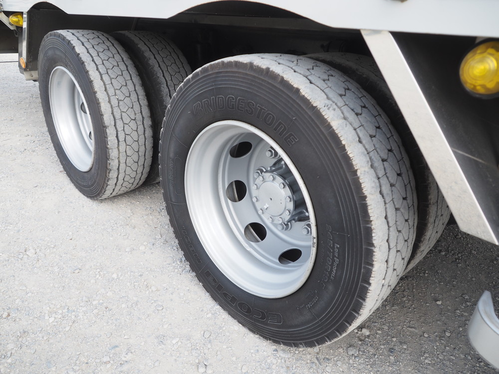 いすゞ ギガ ウイング車 大型 QKG-CYJ77A 年式 H27[写真50]