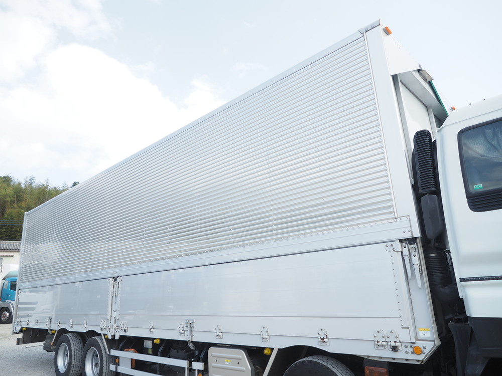 いすゞ ギガ ウイング車 大型 QKG-CYJ77A 年式 H27[写真09]