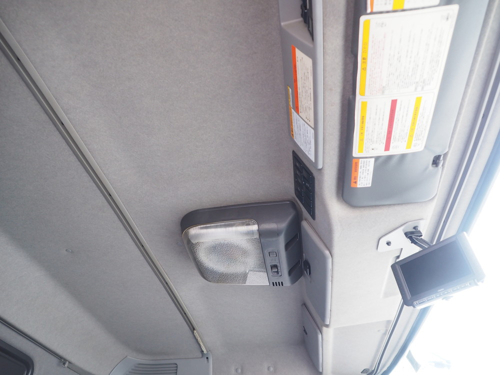 いすゞ ギガ ウイング車 大型 QKG-CYJ77A 年式 H27[写真41]