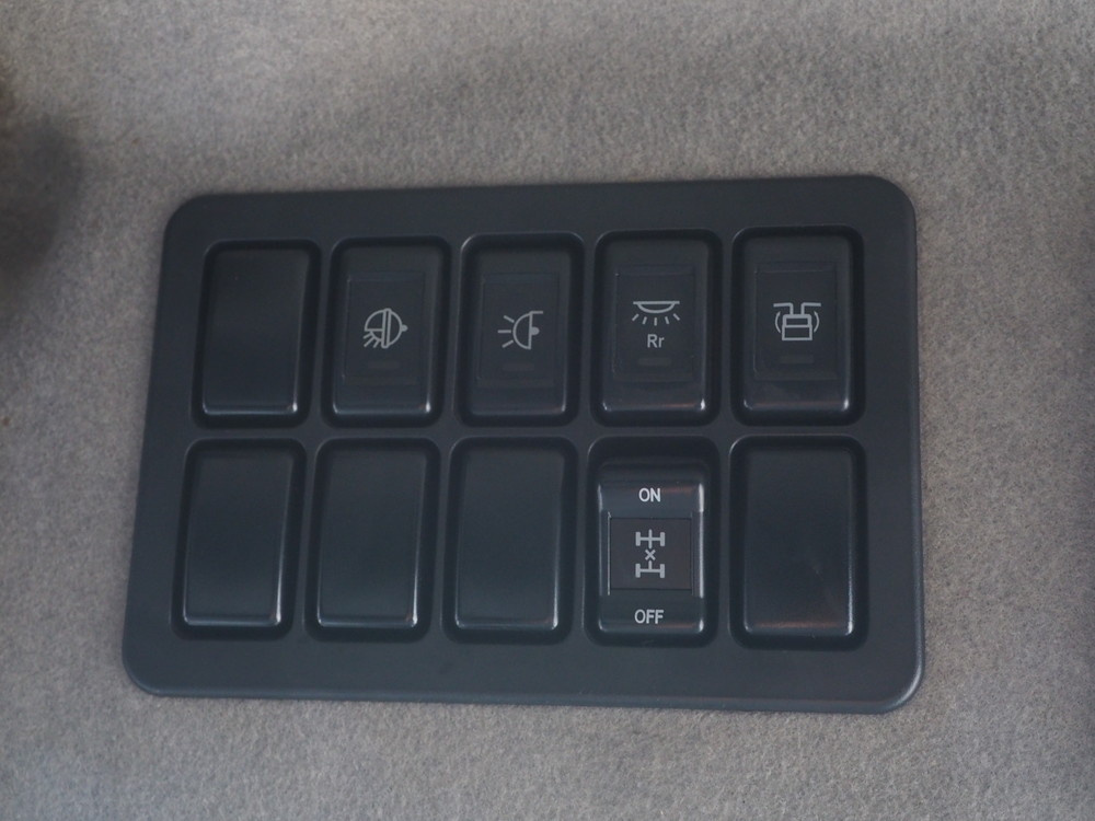 いすゞ ギガ ウイング車 大型 QKG-CYJ77A 年式 H27[写真38]