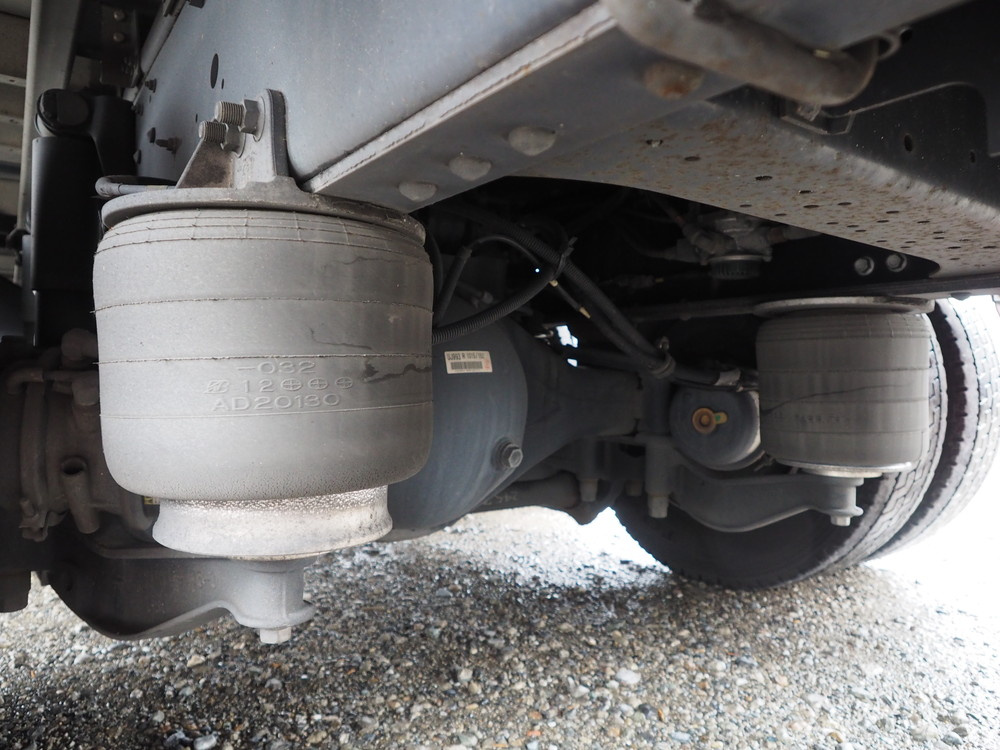 いすゞ ギガ ウイング車 大型 QKG-CYJ77A 年式 H27[写真47]