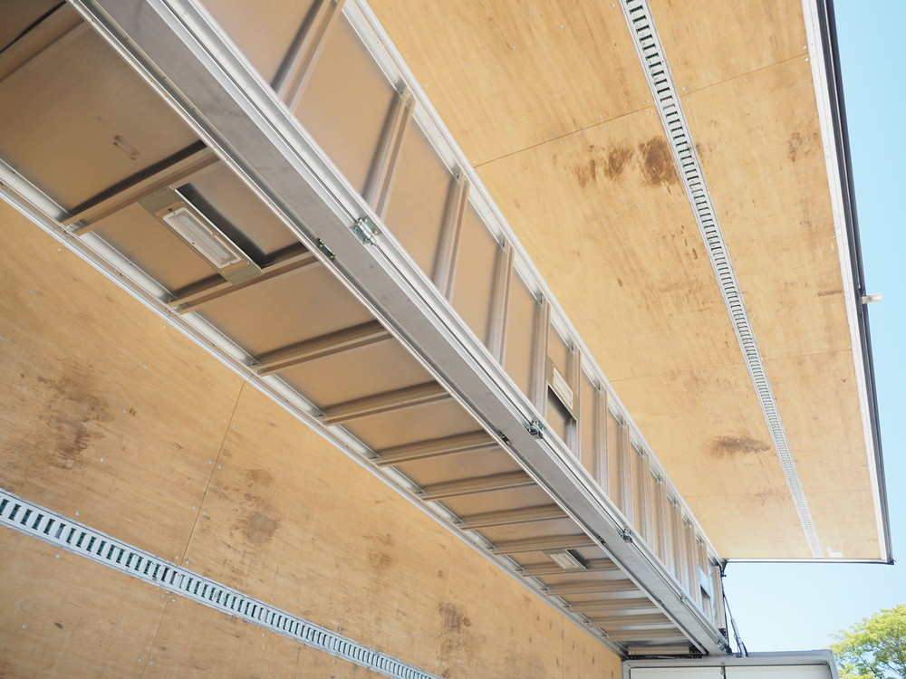 いすゞ ギガ ウイング車 大型 QKG-CYJ77A 年式 H27[写真23]