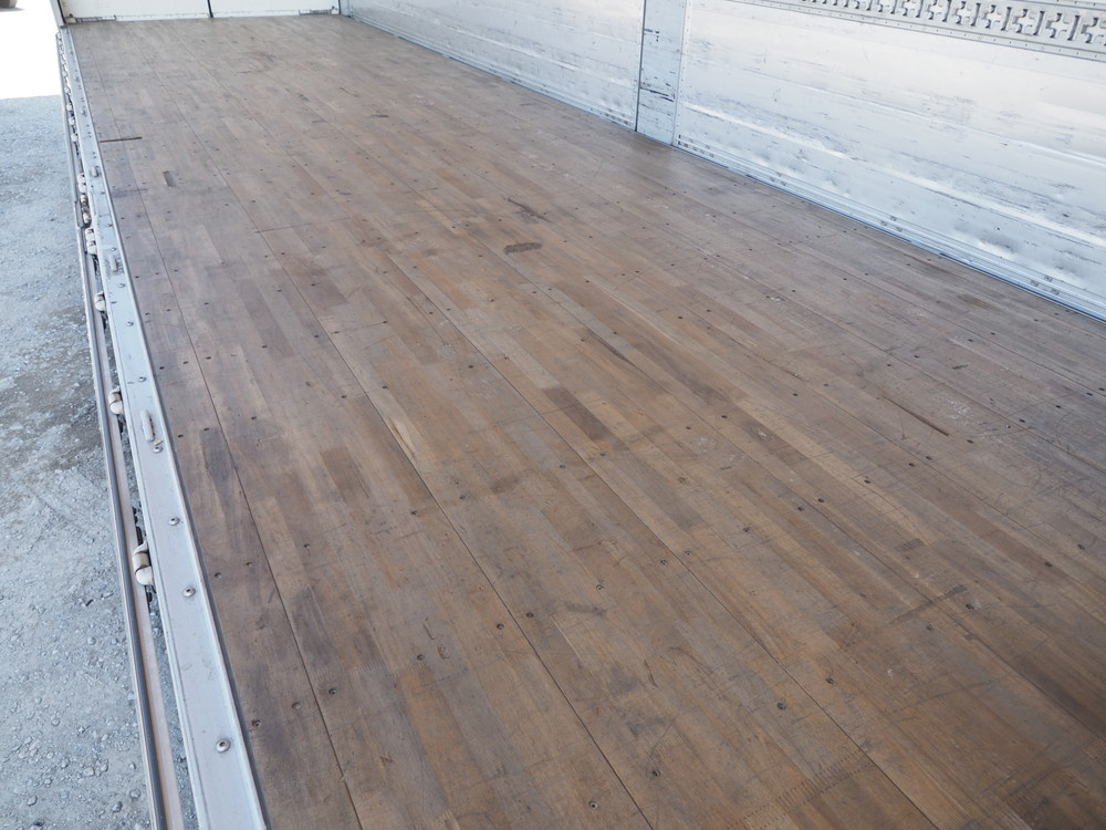 いすゞ ギガ ウイング車 大型 QKG-CYJ77A 年式 H27[写真24]