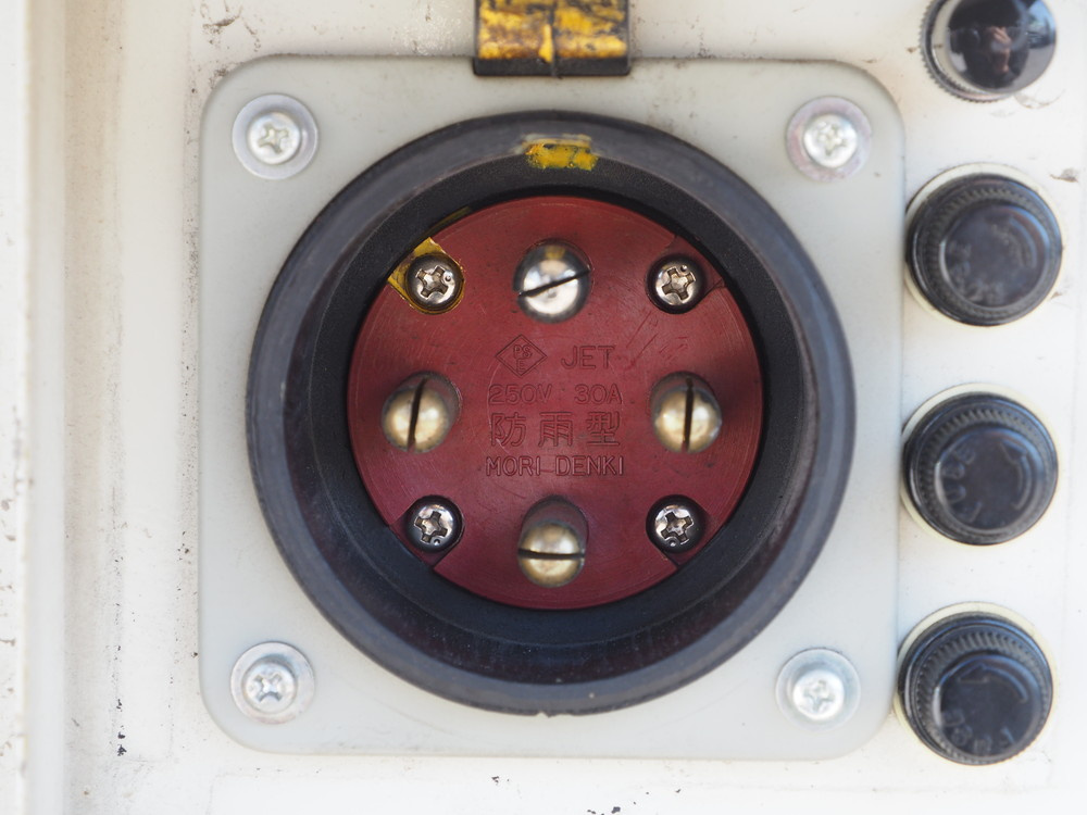 いすゞ エルフ 冷凍バン 小型 BKG-NPR85AN 年式 H23[写真16]