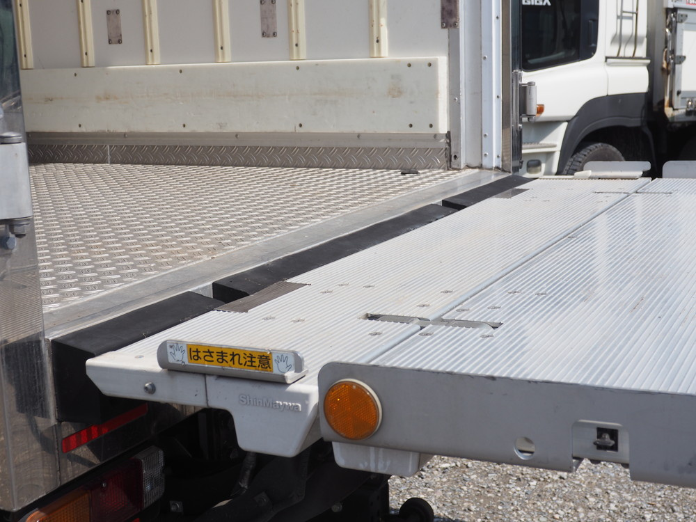 いすゞ エルフ 冷凍バン 小型 TPG-NMR85AN 年式 H27[写真30]