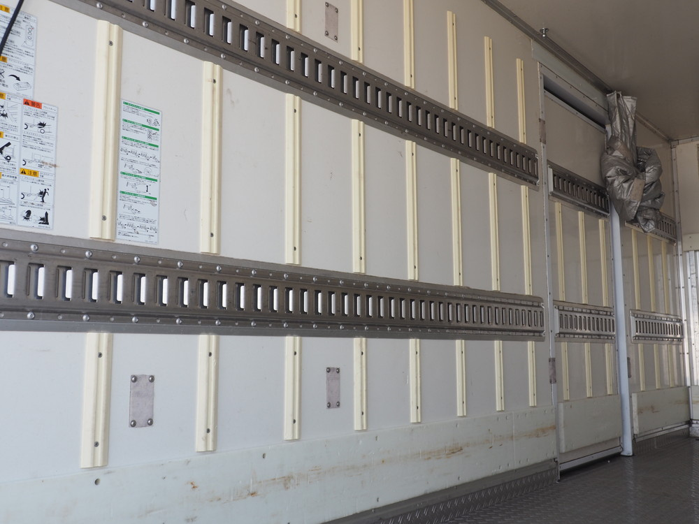 いすゞ エルフ 冷凍バン 小型 TPG-NMR85AN 年式 H27[写真26]